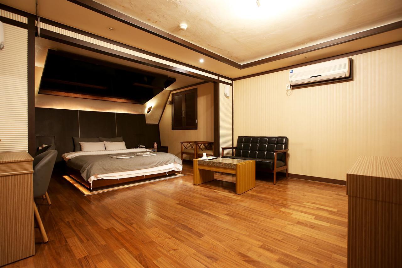 Mate Hotel Chuncheon Eksteriør bilde